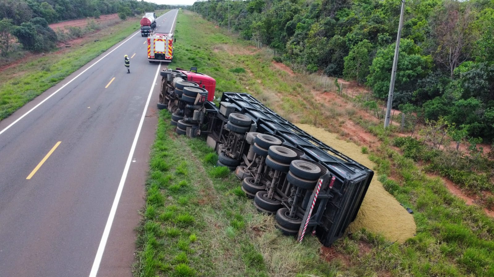 Acidente foi entre as cidades de Bataguassu e Santa Rita do Pardo - Foto: &copy;Tiago Apolin&aacute;rio/Da Hora Bataguassu